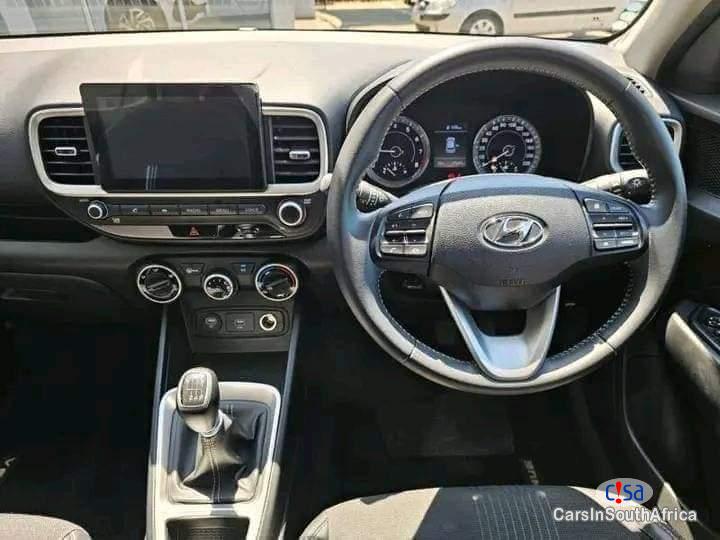 Hyundai 2021 HYUNDAI VENUE 1.0T MANUAL 0698183175 Manual 2021 - image 4