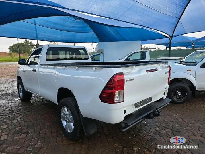 Toyota Hilux 2.4 GD 4x4 S/C P/U Raised Body Manual 2017 - image 2
