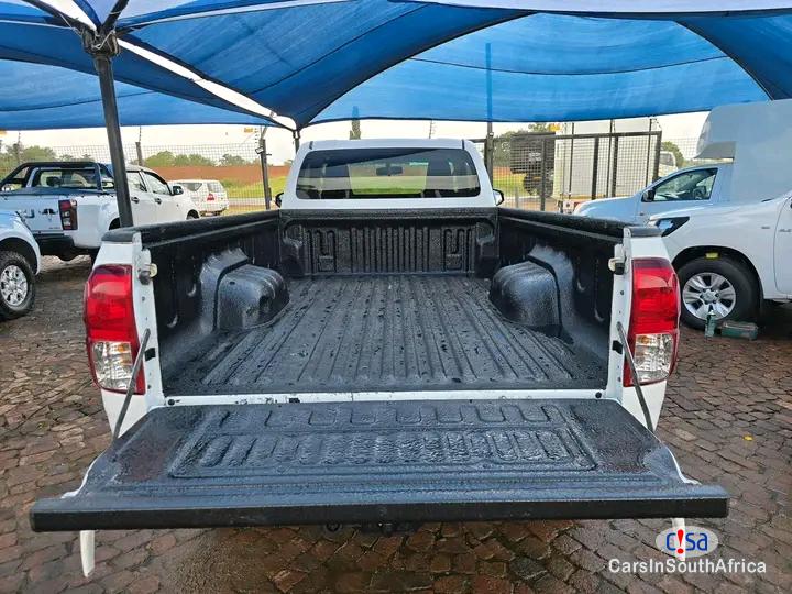 Toyota Hilux 2.4 GD 4x4 S/C P/U Raised Body Manual 2017 - image 3