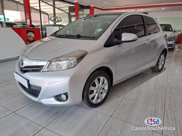 Toyota Yaris 1.3 SX 3-dr Manual 2013 - image 2