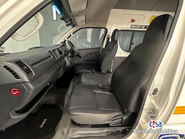Toyota Quantum 2.5 D-4D Sesfikile 16-seat Manual 2022 in South Africa