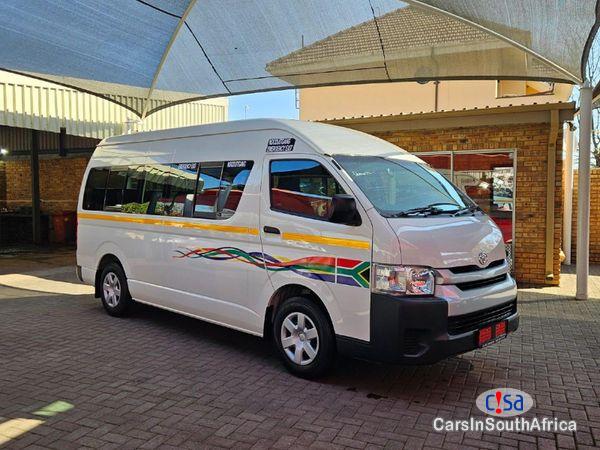 Pictures of Toyota Quantum 2.5 D-4D Sesfikile 16-Seat Manual 2021