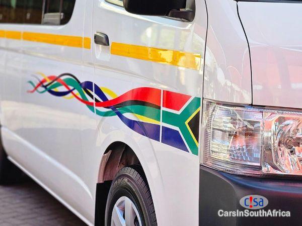 Toyota Quantum 2.5 D-4D Sesfikile 16-Seat Manual 2021 - image 3