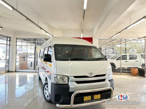 Pictures of Toyota Quantum 2.5 D-4D Sesfikile 16-Seat Manual 2022
