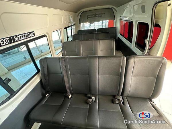 Toyota Quantum 2.5 D-4D Sesfikile 16-Seat Manual 2022 - image 5