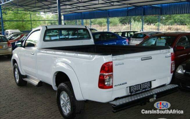 Toyota Hilux 2.5 D-4D Manual 2014
