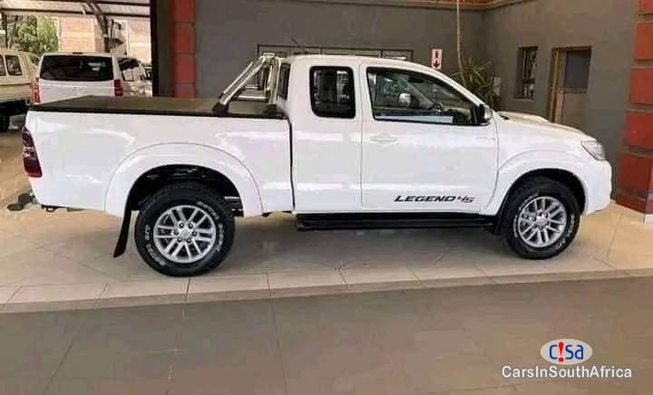 Toyota Hilux 3.0D4D Legend 45 Extra Cab Manual 2016 in Northern Cape