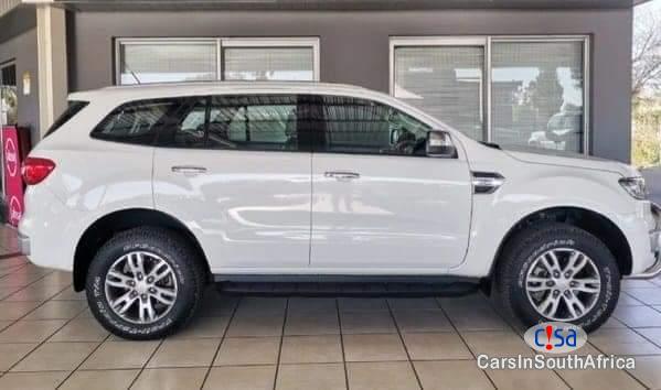 Ford Everest 3.2 TDI XLT Automatic 2017 - image 3
