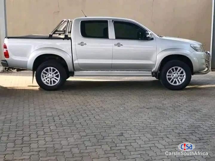 Toyota Hilux 3.0D4D Manual 2014 - image 3