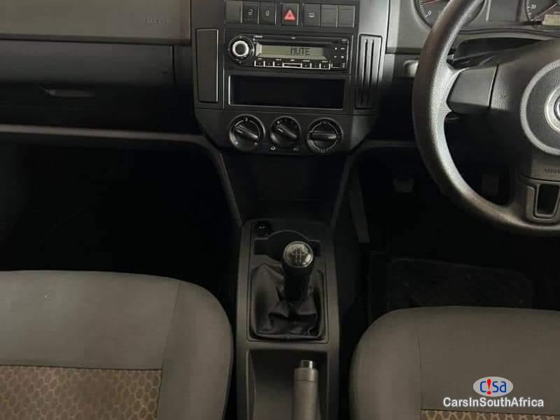 Volkswagen Polo 1.4L MANUAL 0813350925 Manual 2013 - image 3