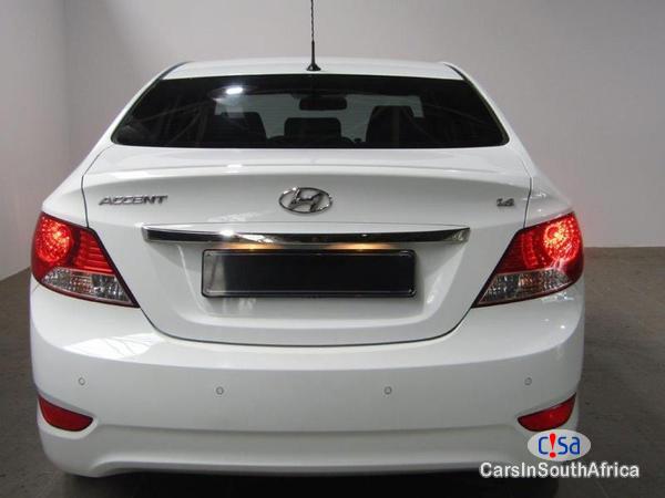 Hyundai Accent Manual 2015 - image 3