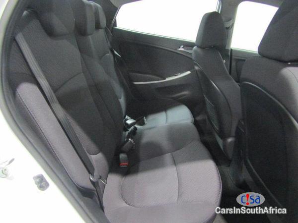 Hyundai Accent Manual 2015 - image 7
