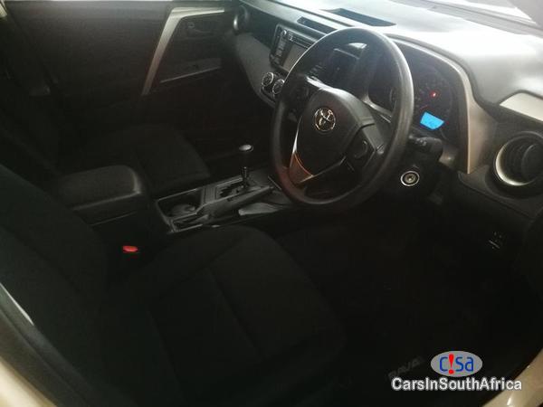 Toyota RAV-4 Automatic 2016 - image 4
