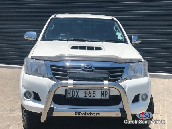 Toyota Hilux Manual 2013 - image 2