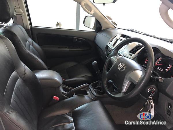 Toyota Hilux Manual 2013 - image 5