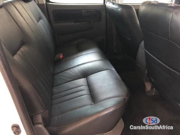 Toyota Hilux Manual 2013 - image 6