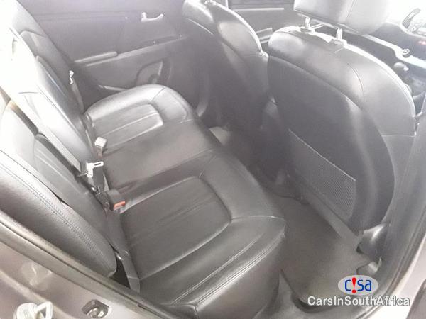 Kia Sportage Automatic 2010 - image 6