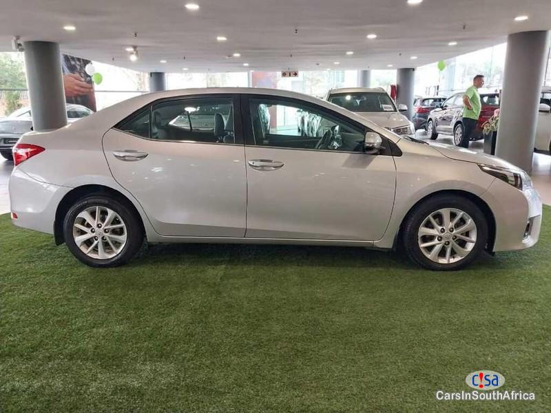 Toyota Corolla 1.8 High Auto Automatic 2016 - image 2