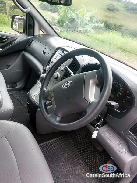 Hyundai H-1 2.5 Automatic 2014 - image 7