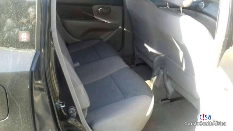 Nissan Livina 1.6 Manual 2010 - image 3