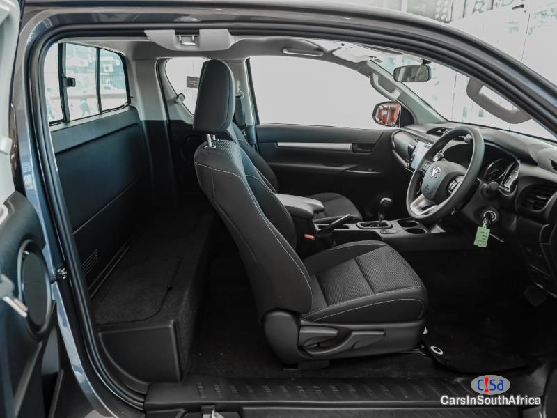 Toyota Hilux 2.8 Automatic 2022 - image 5
