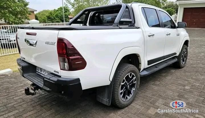 Toyota Hilux Legend 50 2.8 /// Whatsapp Or Call > 0705009841 Automatic 2020 - image 2