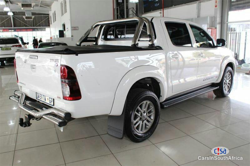Toyota Hilux Leg 45 Manual 2015 in Northern Cape