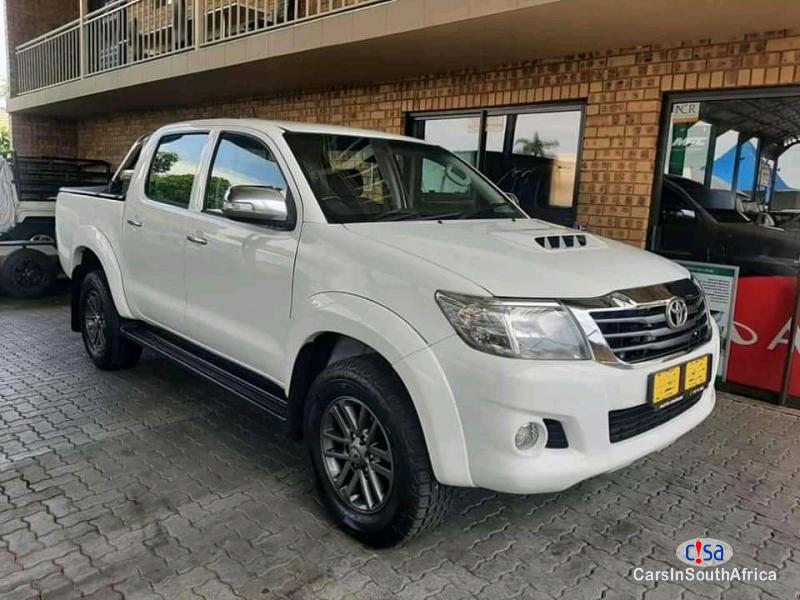 Pictures of Toyota Hilux 3.0 Legend 45 Manual 2015
