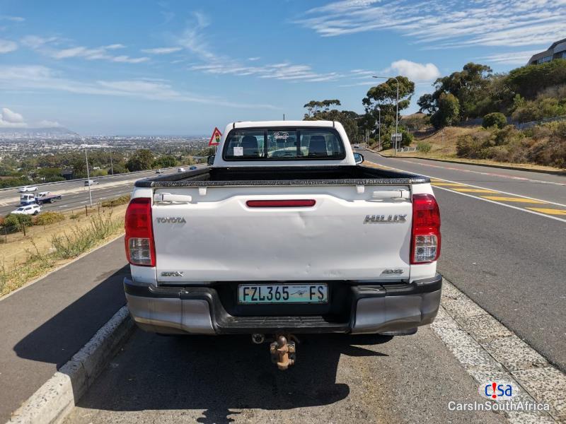 Toyota Hilux 2.4 G.D Manual 2019 - image 4