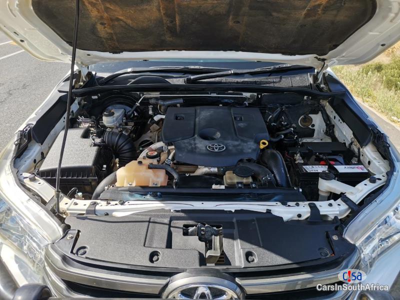 Toyota Hilux 2.4 G.D Manual 2019 - image 5