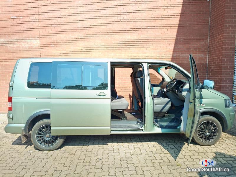 Volkswagen Transporter 2.0BiTDI Manual 2011 - image 3