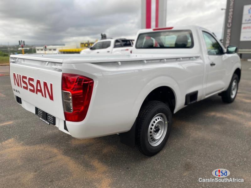 Nissan Navara 2.5DDTI Manual 2022 - image 2