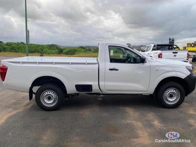 Nissan Navara 2.5DDTI Manual 2022 - image 3