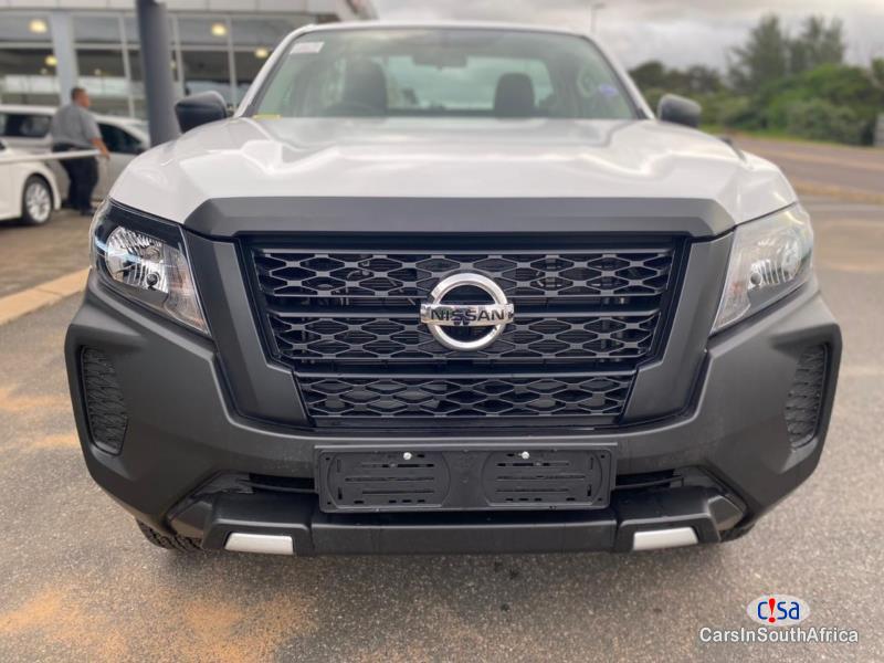 Nissan Navara 2.5DDTI Manual 2022 - image 4