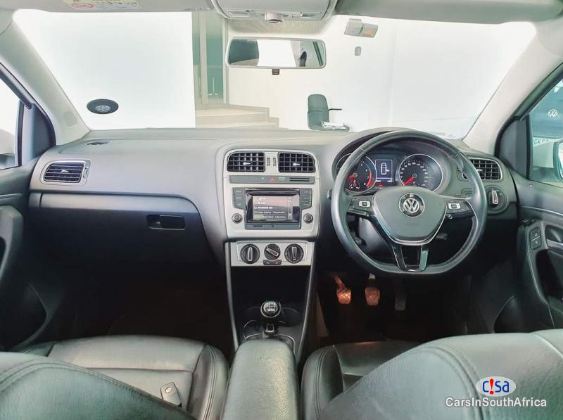 Volkswagen Polo Tsi Highline Manual 2017 - image 2