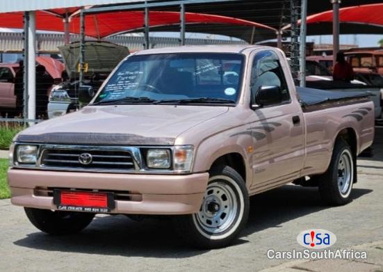 Toyota Hilux SR Manual 2001 in South Africa