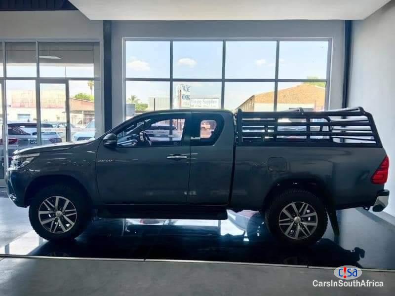 Toyota Hilux 2018 TOYOTA HILUX 2.8GD-6 DOUBLE CONTACT OR WHATSAPP 0665141346 Automatic 2018 - image 2