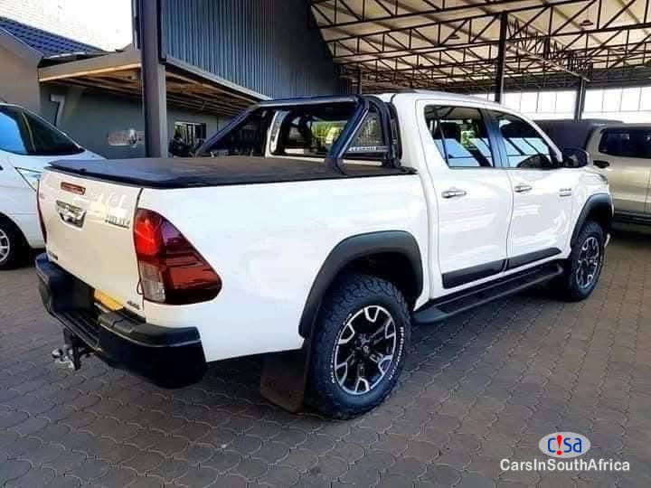 Toyota Hilux Manual 2021