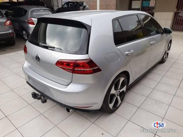 Volkswagen Polo Automatic 2015 - image 2