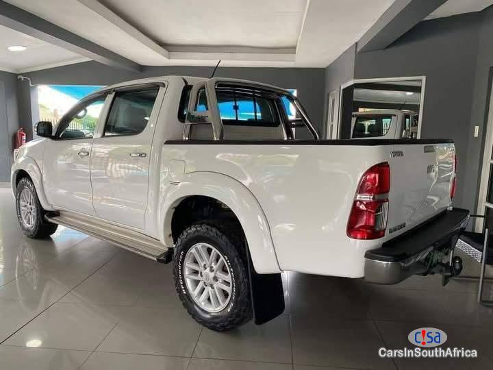 Toyota Hilux Manual 2014 in South Africa