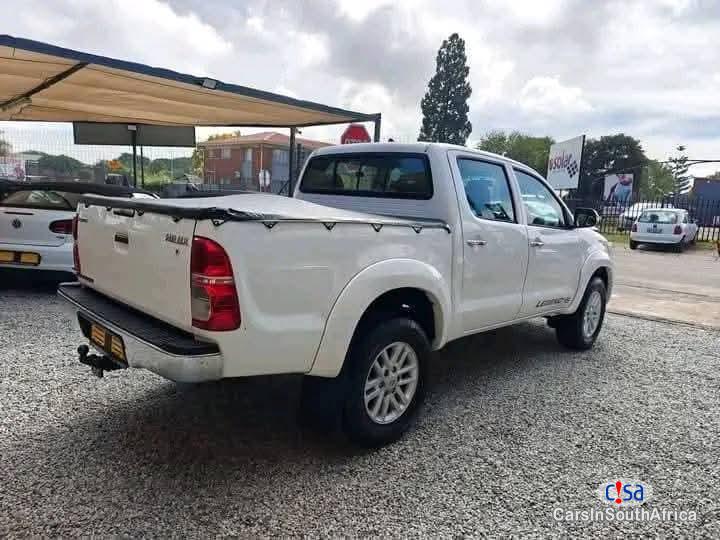 Toyota Hilux 2015 TOYOTA HILUX LEGEND 45 3.0D4D Manual 2015 - image 3