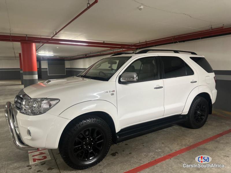 Toyota Fortuner 3.0 Automatic 2015 - image 2