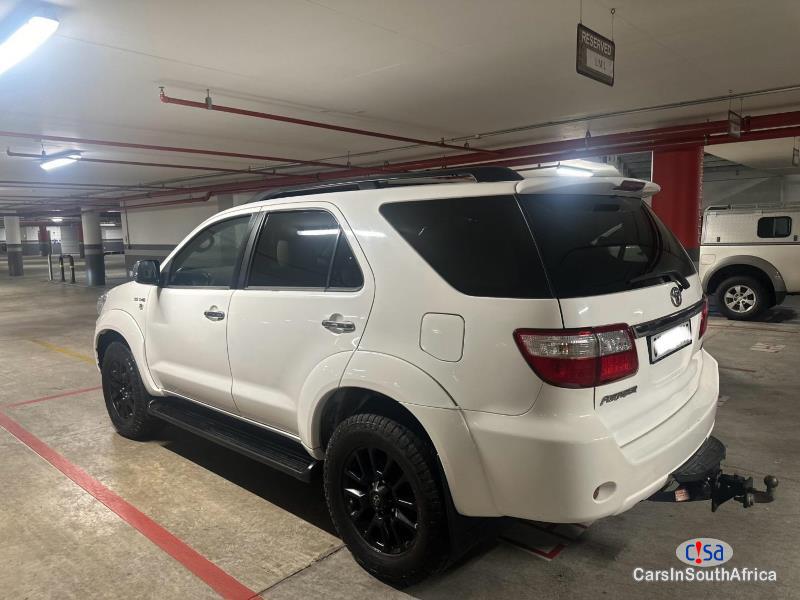 Toyota Fortuner 3.0 Automatic 2015 - image 3