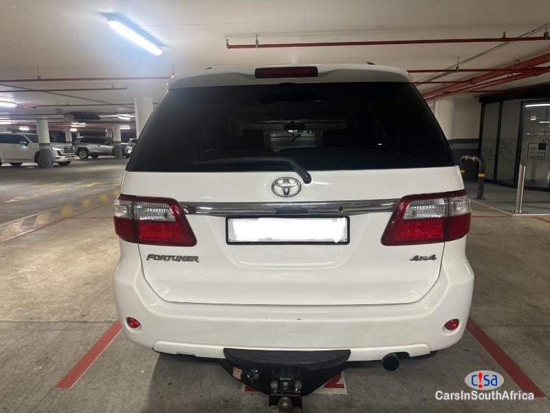 Toyota Fortuner 3.0 Automatic 2015 - image 4