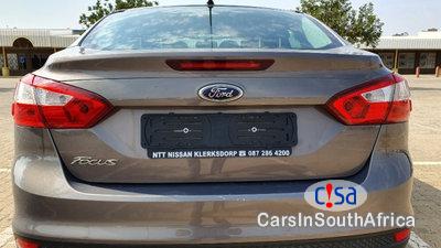 Ford Focus 1.6 Manual 2012 - image 4