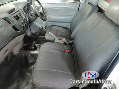 Picture of Toyota Hilux 2.5 D-4D P/S/c Manual 2009 in South Africa