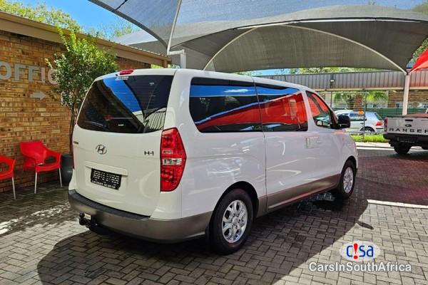 Hyundai H-1 2.5 CRDi VGT Wagon Automatic 2017 - image 2