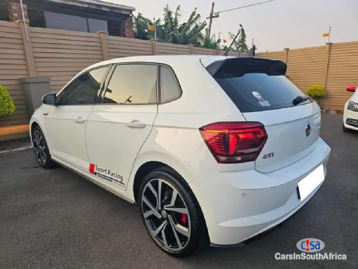 Volkswagen Polo 1.2TSl Manual 2016 - image 3