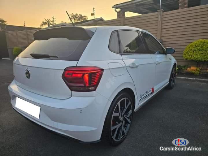 Volkswagen Polo 1.2TSl Manual 2016 - image 4