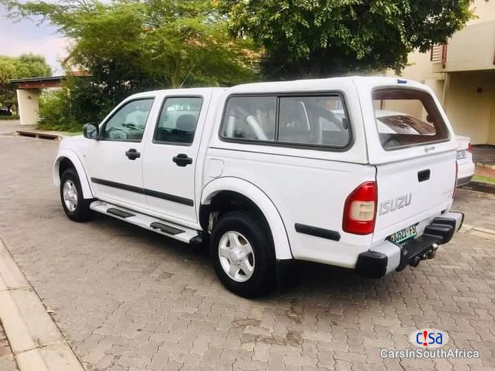 Isuzu KB250 250 Manual 2015 - image 4